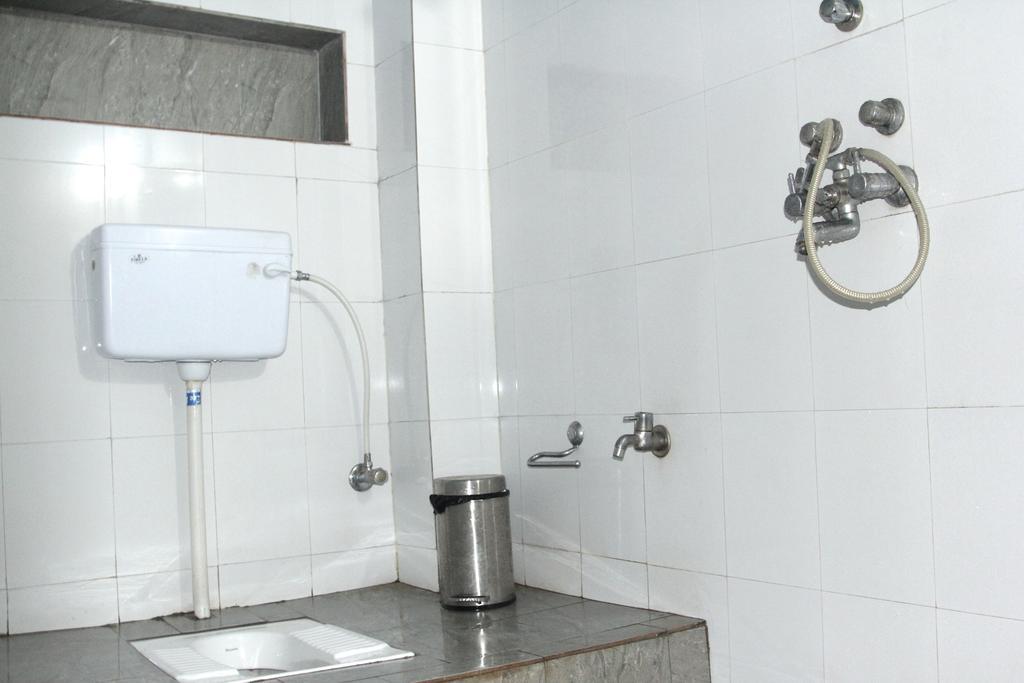 Lotus Paying Guesthouse Varanasi Oda fotoğraf
